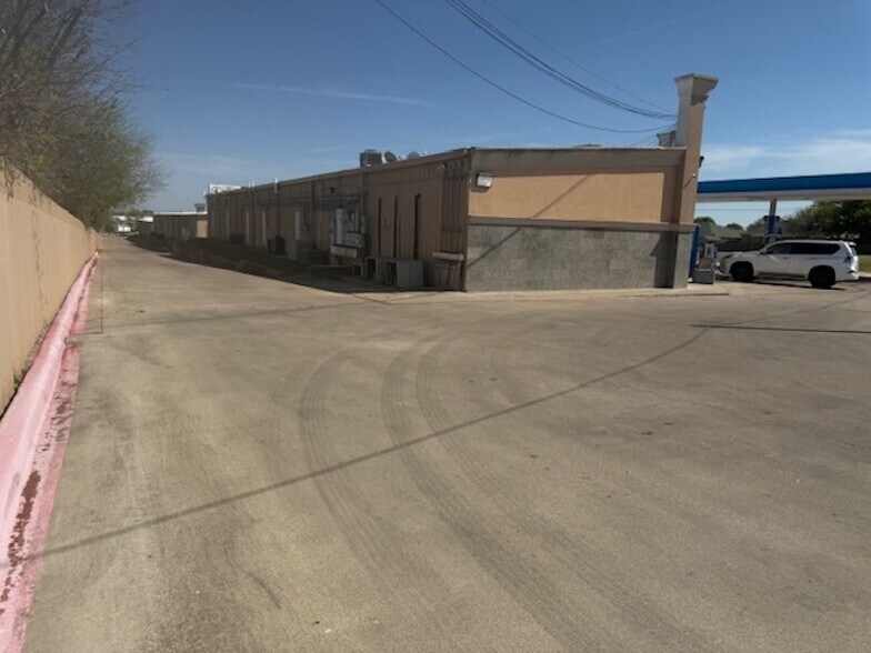 More Photos Of 305 E Stan Schlueter Loop, Killeen Storefront Retail Office For Sale