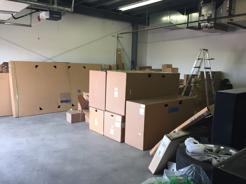 More Photos Of 3301 Singing Hills Blvd, Sioux City Freestanding For Sale