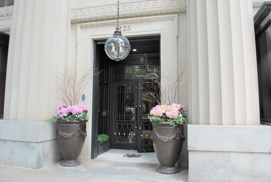 More Photos Of 125 Greenwich Ave, Greenwich Office For Lease