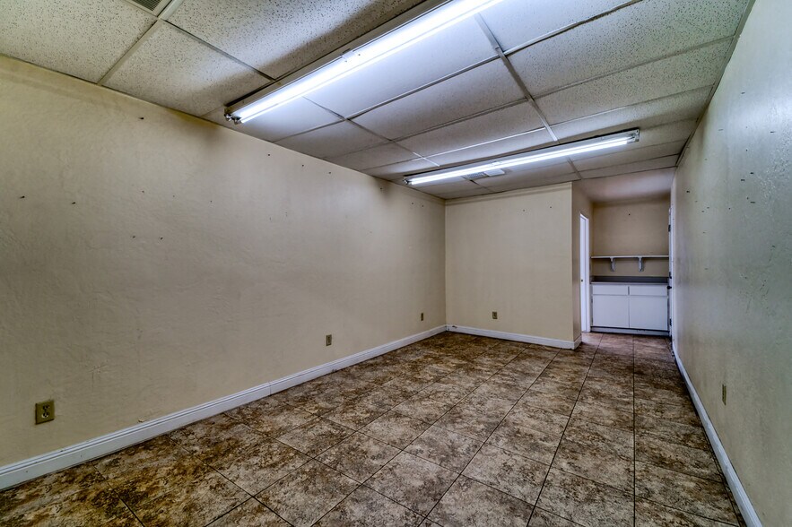 More Photos Of 124 6th St, Marysville Freestanding For Sale