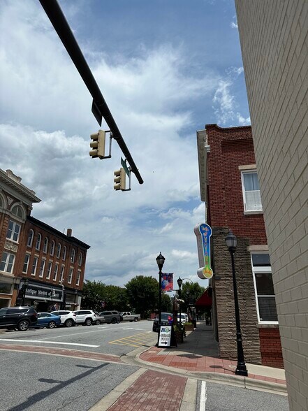 More Photos Of 819 West Ave, Lenoir Restaurant For Sale