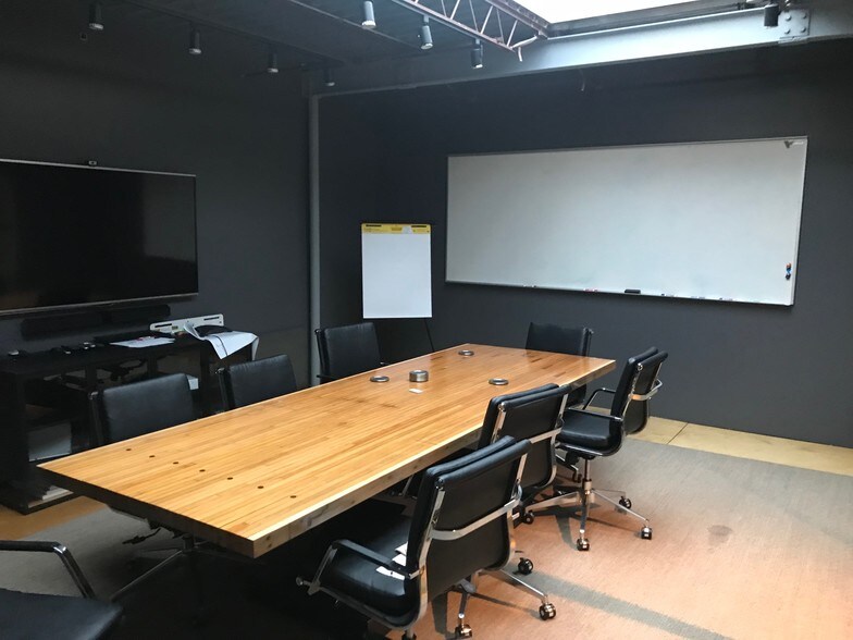 More Photos Of 2437 1/2 University Blvd, Houston Office For Lease