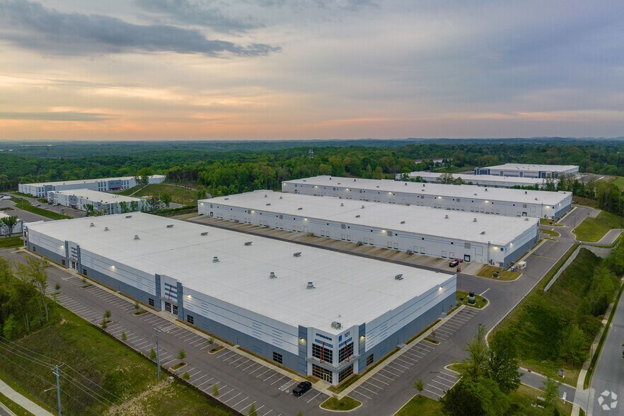 More Photos Of 121 Airpark Ctr E, Nashville Unknown For Lease