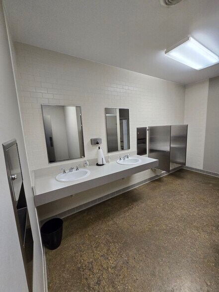 More Photos Of 5486 Airline Dr, Bossier City Office For Sale