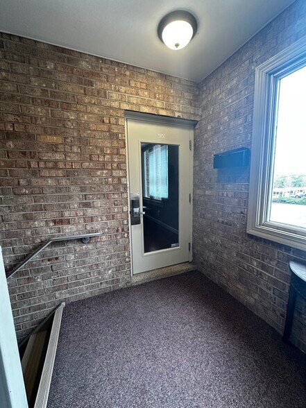 More Photos Of 3921-3951 University Dr, Fairfax Office For Lease