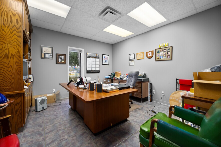 More Photos Of 12334 US-165, Glenmora Office For Sale