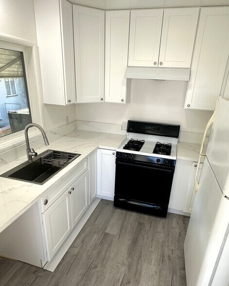 More Photos Of 735 Barris Dr, Fullerton Multifamily For Sale