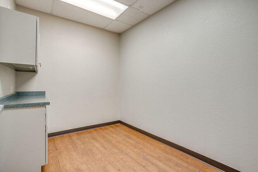 More Photos Of 12461 Timberland Blvd, Fort Worth Medical For Lease