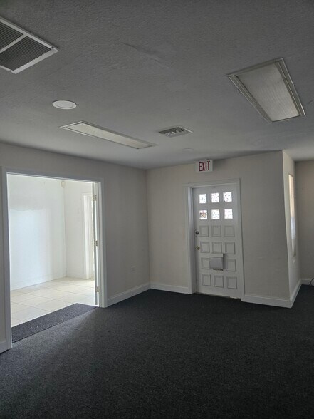More Photos Of 3677 Central Ave, Fort Myers Medical For Lease