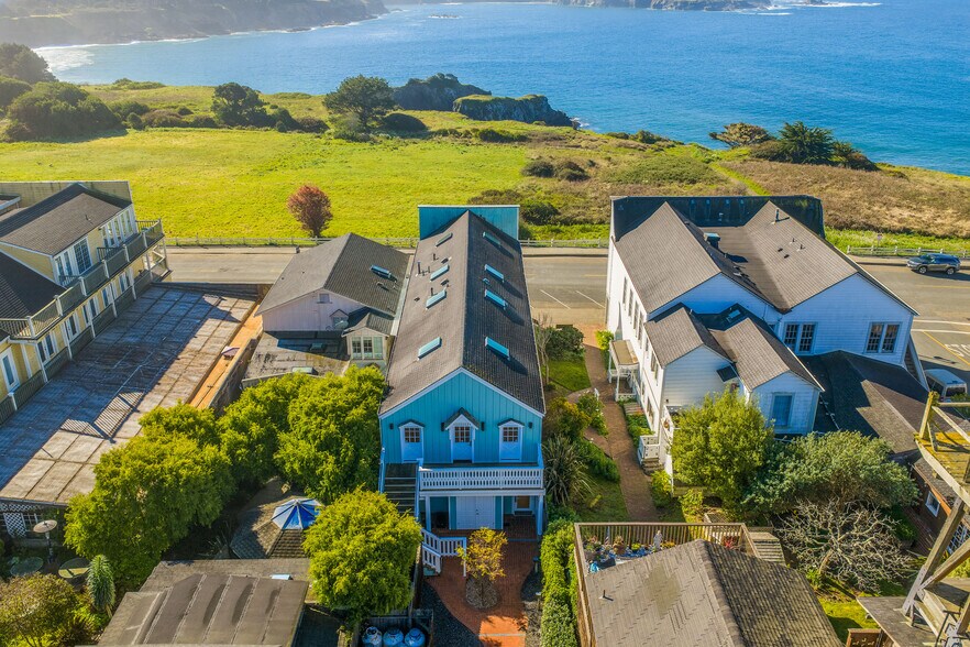 More Photos Of 45094 Main St, Mendocino General Retail For Sale