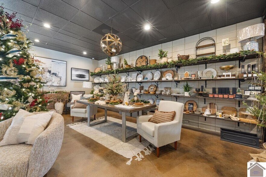 More Photos Of 2200 Broadway, Paducah General Retail For Sale