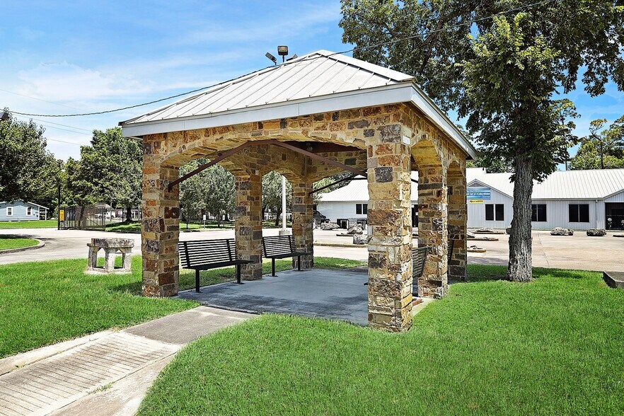 More Photos Of 6130 Wheatley St, Houston General Retail For Sale
