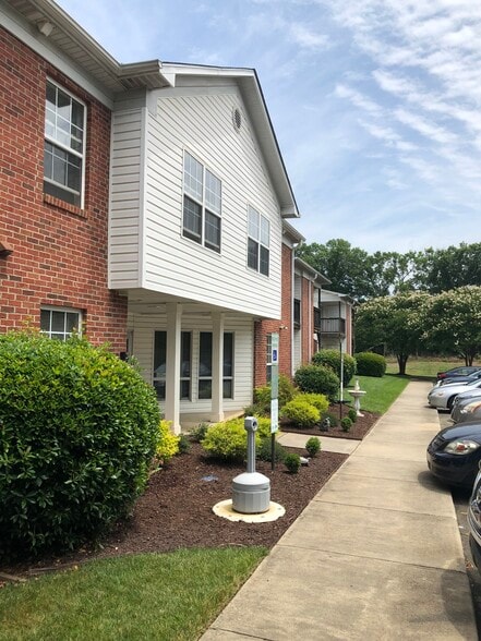 More Photos Of 1300 Pamlico St, Charlotte Apartments For Sale