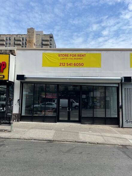 Primary Photo Of 749-751 E Tremont Ave, Bronx Storefront For Lease