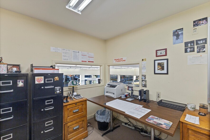 More Photos Of 301 Main Ave, Tillamook General Retail For Sale