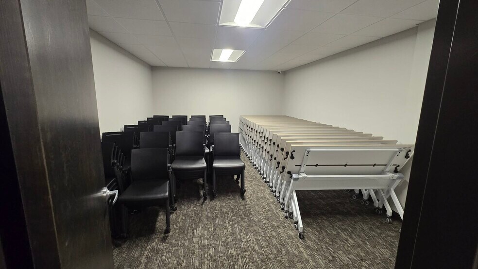 More Photos Of 1701 Prairie, Hayden Medical For Lease