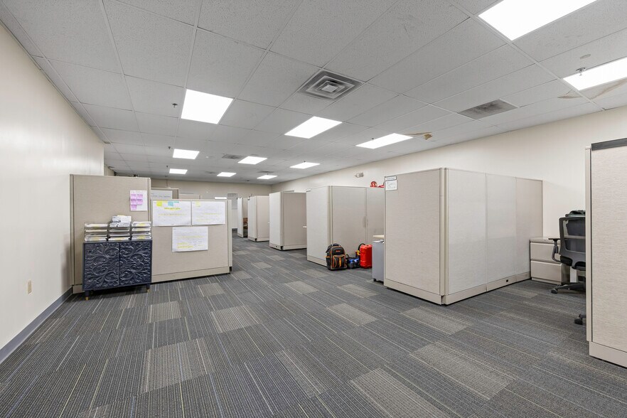 More Photos Of 1315 W 12th St, Kansas City Warehouse For Sale