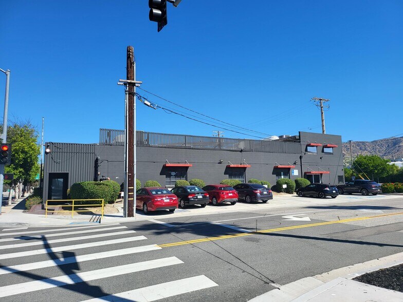 More Photos Of 3000 N Hollywood Way, Burbank Office For Lease