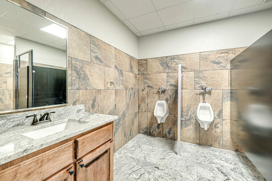 More Photos Of 16791 W Basin St, Odessa Warehouse For Sale