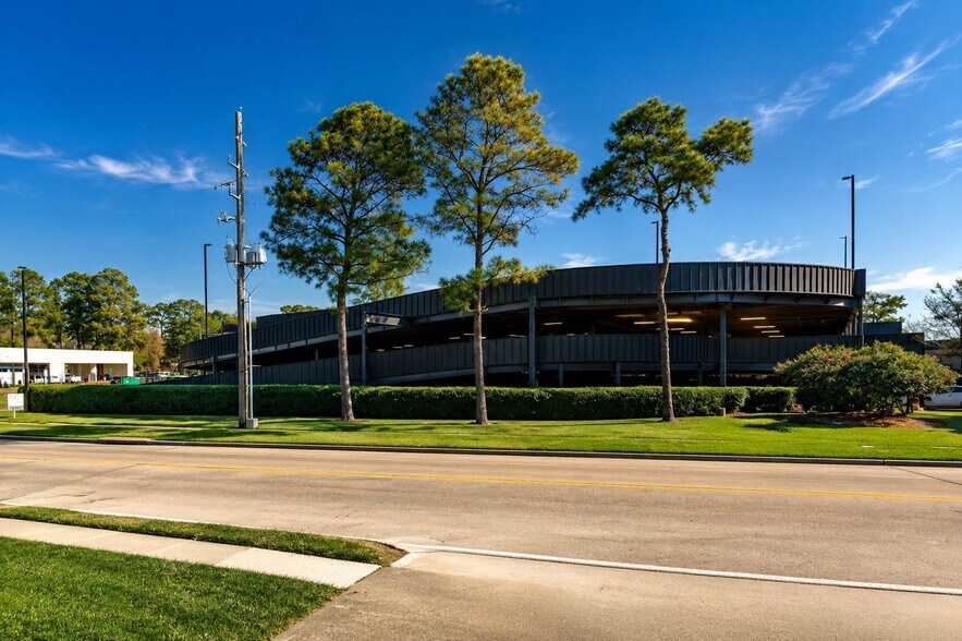More Photos Of 616 FM 1960 Rd W, Houston Office For Sale
