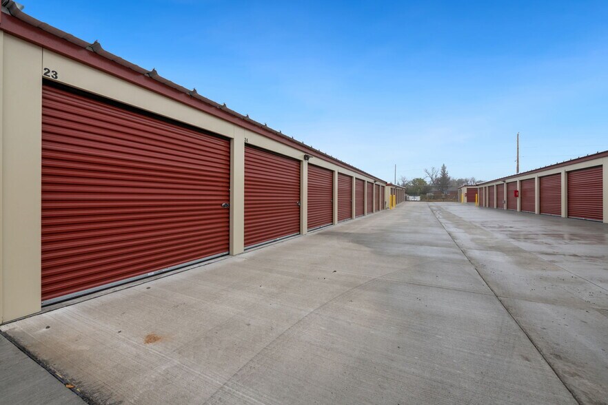 More Photos Of 1919 Wyott Dr, Cheyenne Self Storage For Sale