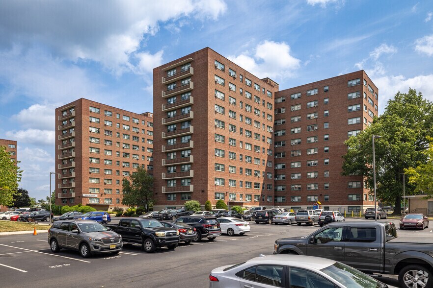 Primary Photo Of 20 Marshall St, Irvington Apartments For Lease