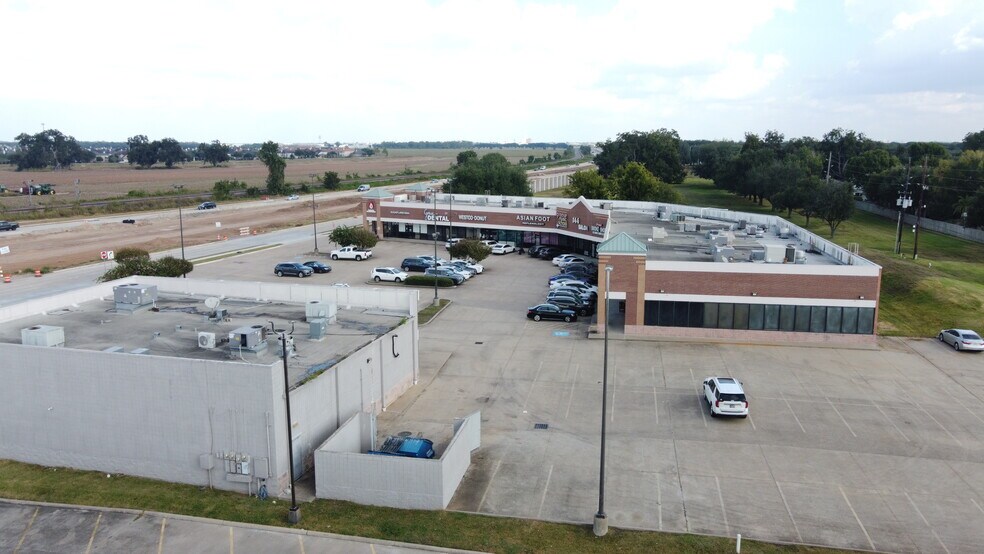 More Photos Of 5022 E Hwy 90 A, Sugar Land Unknown For Lease