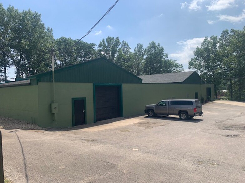 More Photos Of 453 E Euclid St, Salem Industrial For Sale