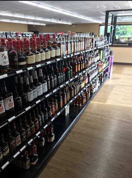 More Photos Of 2896 Wilma Rudolph Blvd, Clarksville Convenience Store For Sale