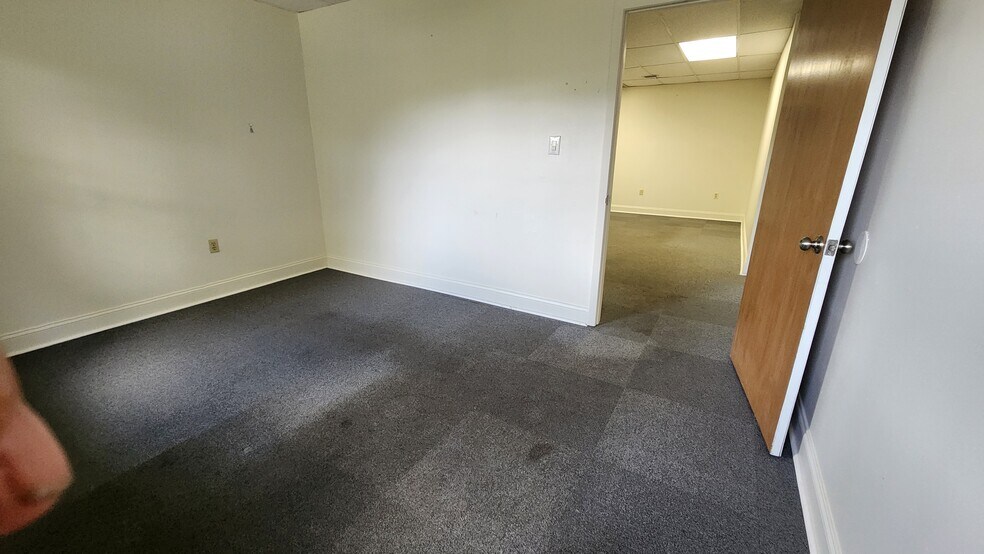 More Photos Of 720-722 E Fletcher Ave, Tampa Loft Creative Space For Lease
