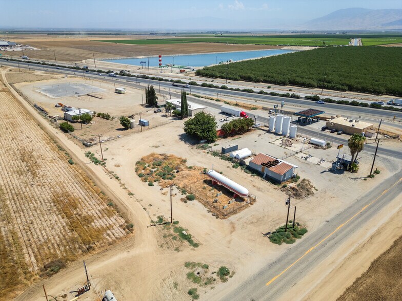 More Photos Of 1047 Mettler Frontage Rd W, Bakersfield Light Distribution For Sale