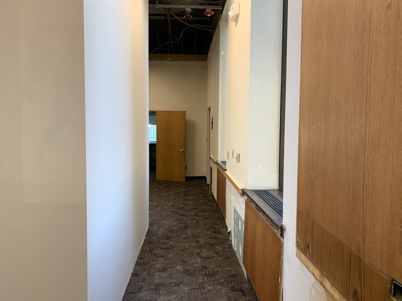 More Photos Of 4 Plaza Way, Fairhaven Bank For Lease