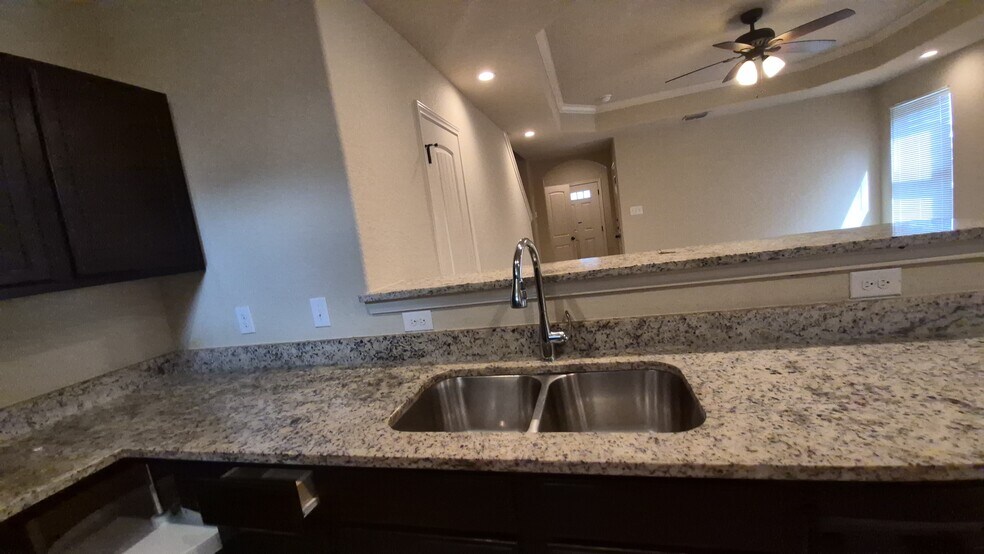 More Photos Of 6866 Lakeview Dr, San Antonio Multifamily For Sale