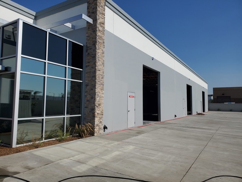 More Photos Of 61 Commerce Dr, Perris Manufacturing For Sale