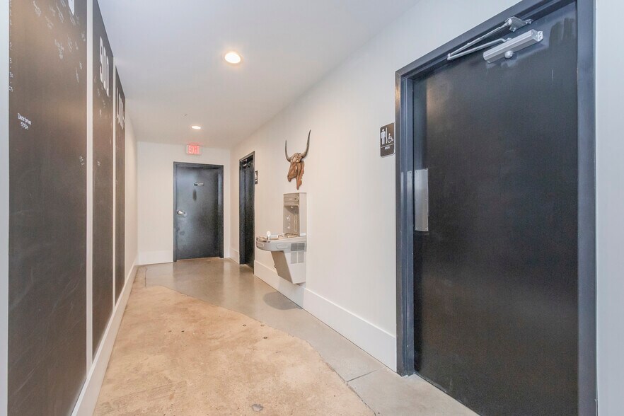 More Photos Of 107 E Orr St, Anderson General Retail For Sale