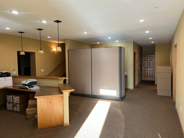 More Photos Of 7965 Stone Creek Dr, Chanhassen Office For Sale