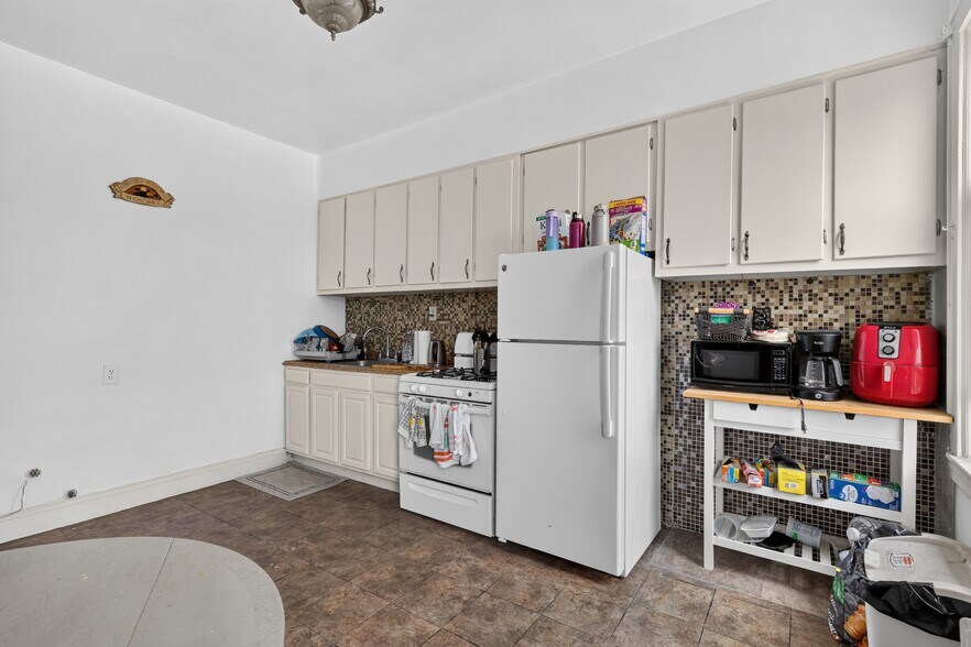 More Photos Of 154 Chestnut Ave, Jersey City Restaurant For Sale