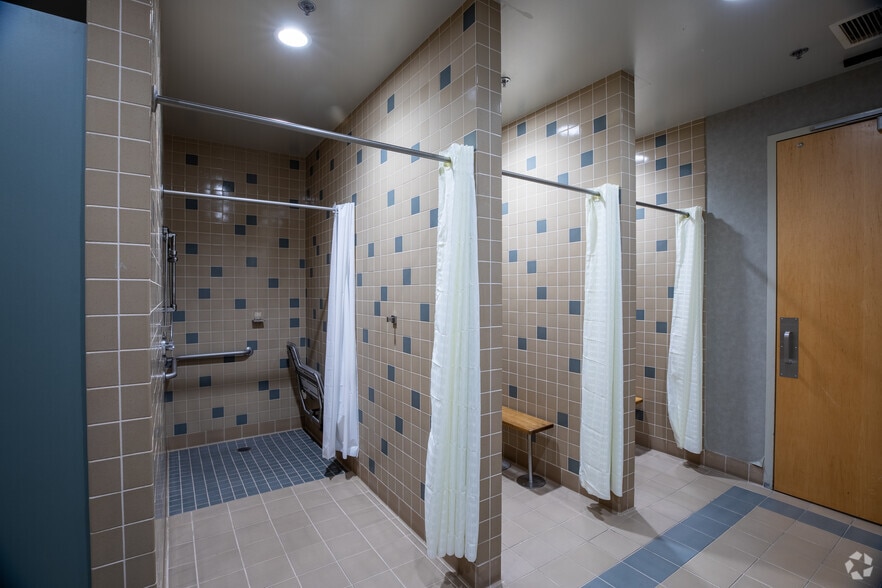 More Photos Of 9655 Granite Ridge Dr, San Diego Unknown For Lease