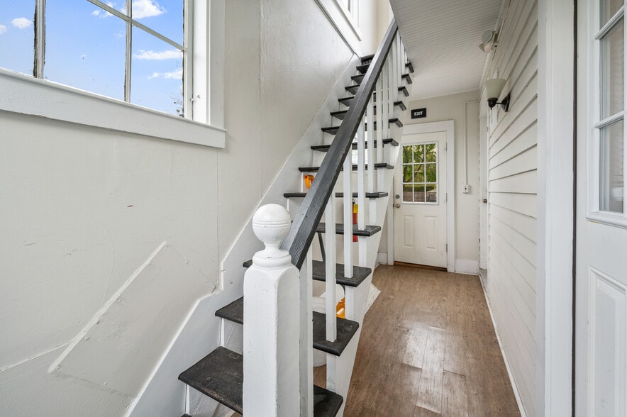 More Photos Of 21 Main St, Kingston Apartments For Sale