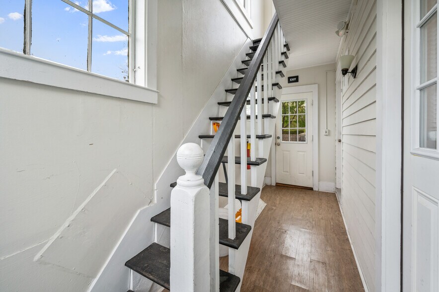 More Photos Of 21 Main St, Kingston Apartments For Sale