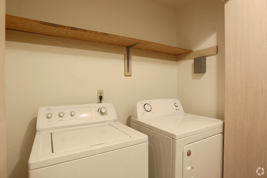 More Photos Of 805 NE Kane Dr, Gresham Apartments For Sale