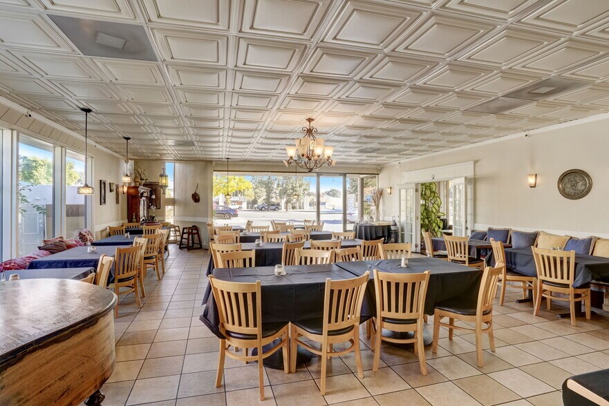 More Photos Of 733 N Mountain Ave, Upland Restaurant For Lease