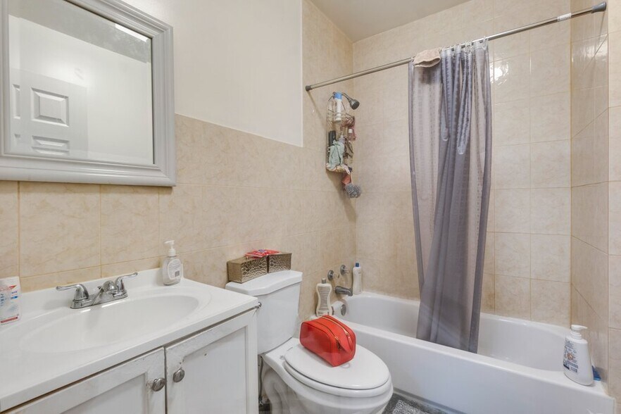 More Photos Of 2516-2520 N Charles St, Baltimore Apartments For Sale