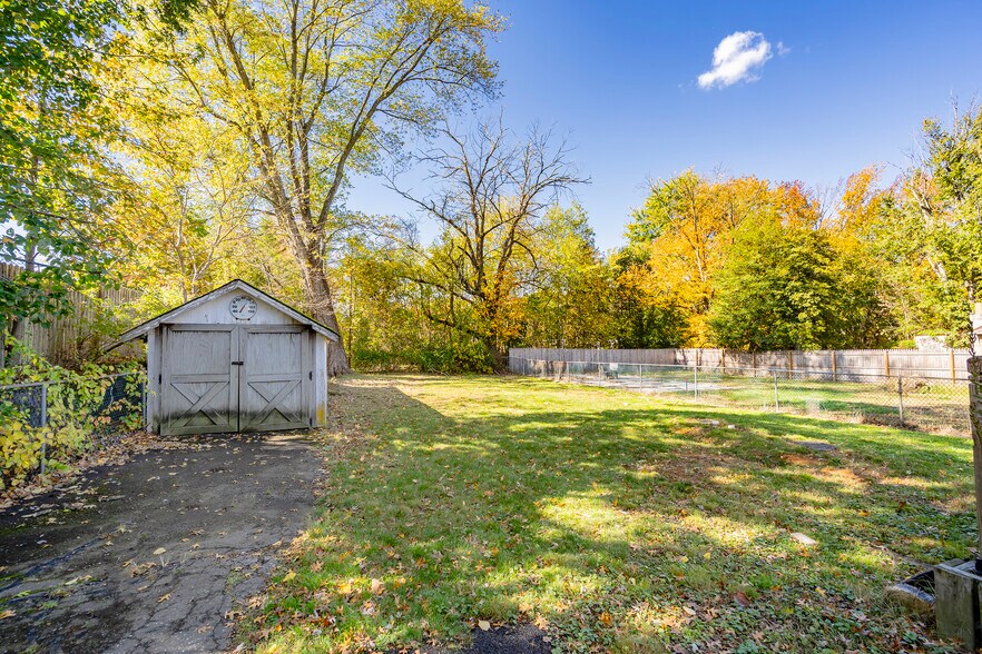 More Photos Of 29 Wilson Ave, Manalapan Township Medical For Sale