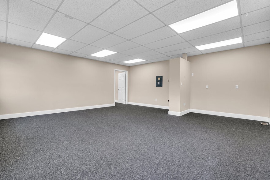 More Photos Of 75 Lacey Rd, Whiting Medical For Lease