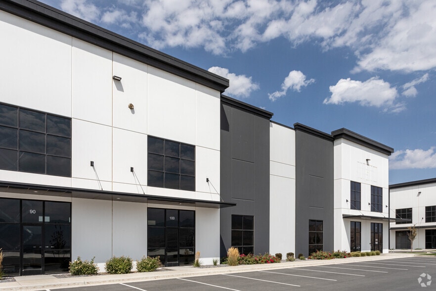 More Photos Of 5025 W Hudson Way, Lehi Industrial For Lease