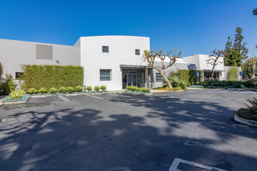 Primary Photo Of 10567 Jefferson Blvd, Culver City Office For Lease