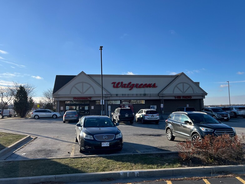 Primary Photo Of 5201 N 91st St, Milwaukee Drugstore For Lease