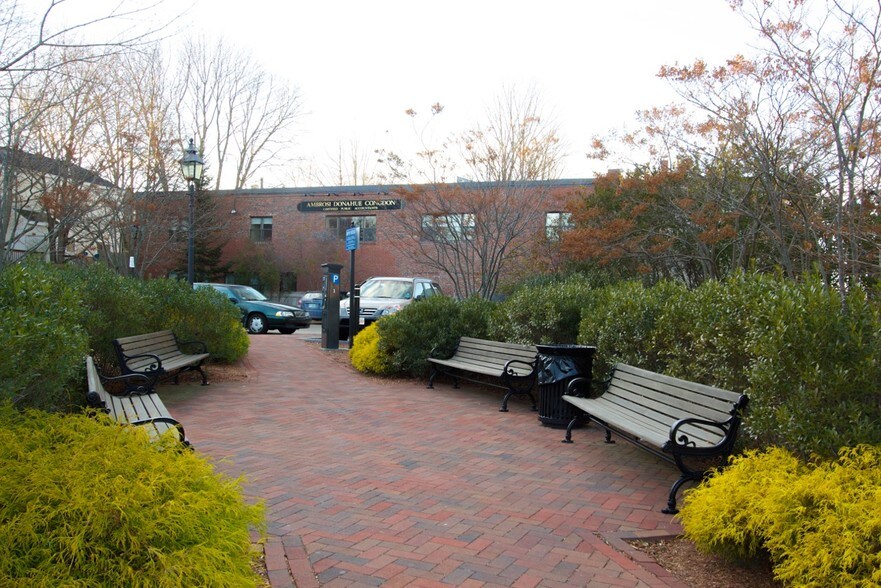 More Photos Of 1 Harris St, Newburyport Medical For Lease
