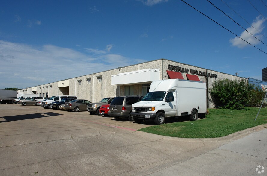 More Photos Of 2777 Irving Blvd, Dallas Warehouse For Lease